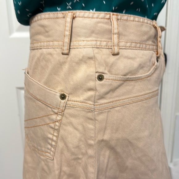 Sole Mio Khaki short skirt- Made in U.S - Picture 4 of 6